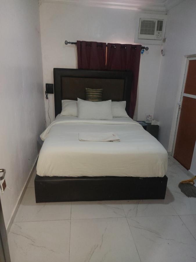 Rush Hotel & Apartments 라고스 외부 사진